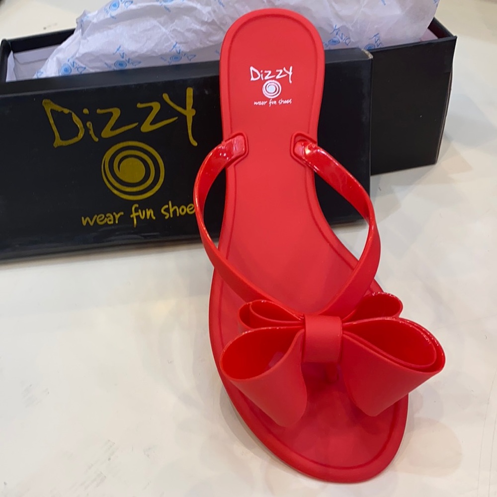 NWT FLAT RED DIZZY